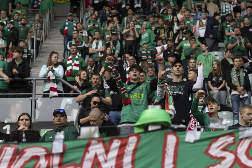 Zdjęcia kibiców z meczu Śląsk Wrocław - Jagiellonia Białystok na Tarczyński Arena, 23 października 2022 r.