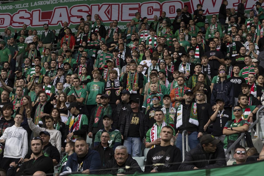 Zdjęcia kibiców z meczu Śląsk Wrocław - Jagiellonia Białystok na Tarczyński Arena, 23 października 2022 r.