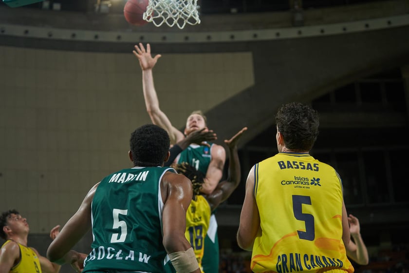 Zdjęcia z meczy Śląska Wrocław z Gran Canarią 11 stycznia 2023 w Hali Stulecia