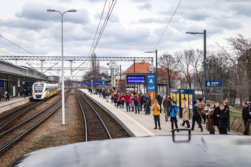 Przejazd zabytkowymi pociągami po Wrocławiu, 12.03.2023