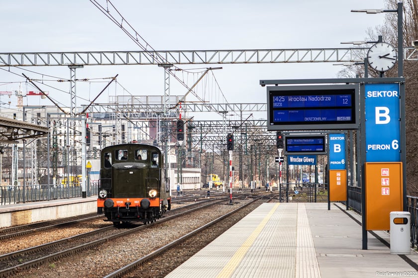 Przejazd zabytkowymi pociągami po Wrocławiu, 12.03.2023