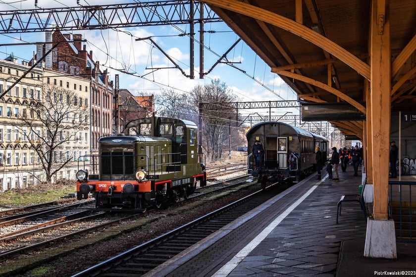 Przejazd zabytkowymi pociągami po Wrocławiu, 12.03.2023