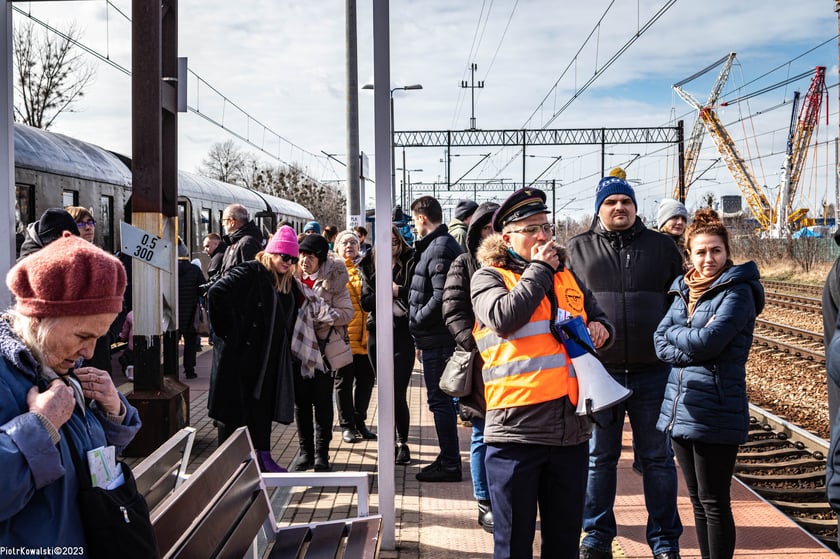 Przejazd zabytkowymi pociągami po Wrocławiu, 12.03.2023