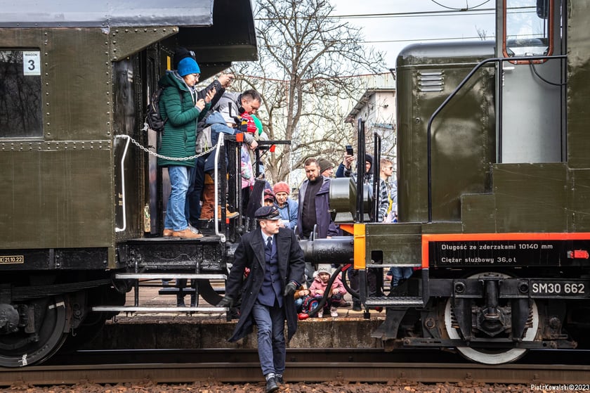 Przejazd zabytkowymi pociągami po Wrocławiu, 12.03.2023