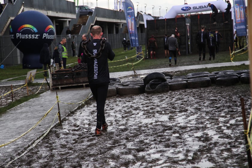 Zawody Runmageddon na Tarczyński Arena na Pilczycach we Wrocławiu