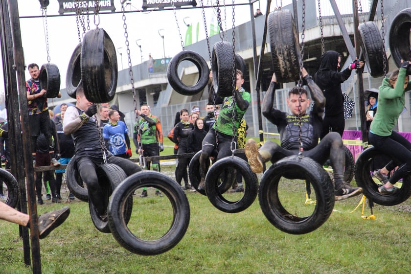 Zawody Runmageddon na Tarczyński Arena na Pilczycach we Wrocławiu