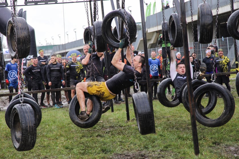 Zawody Runmageddon na Tarczyński Arena na Pilczycach we Wrocławiu