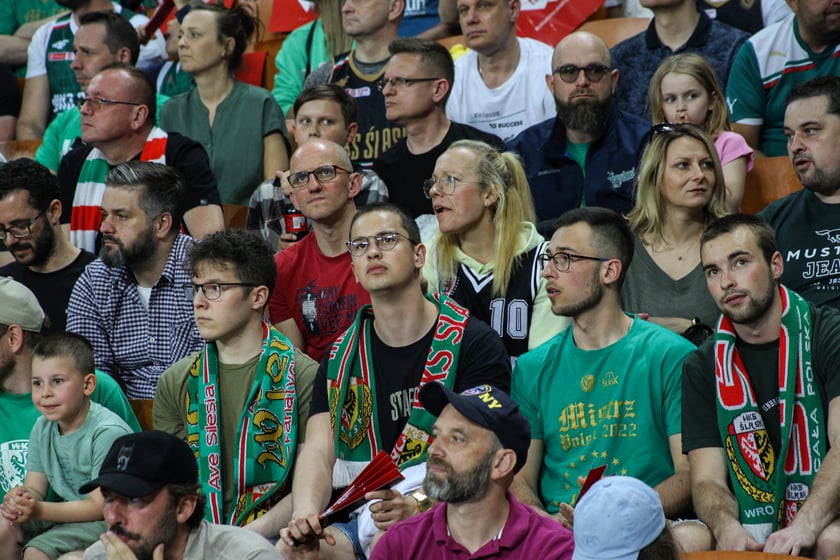 Kibice na meczu Śląsk - Legia w Hali Stulecia