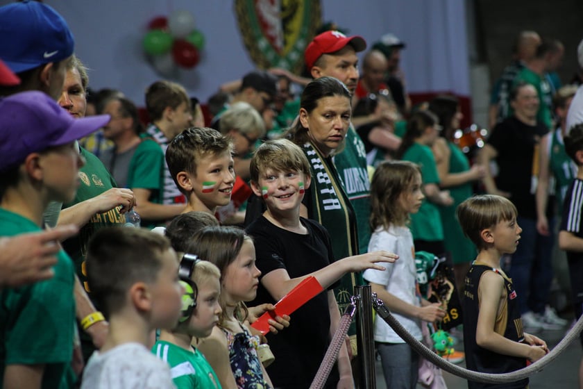 Kibice na meczu Śląsk - Legia w Hali Stulecia