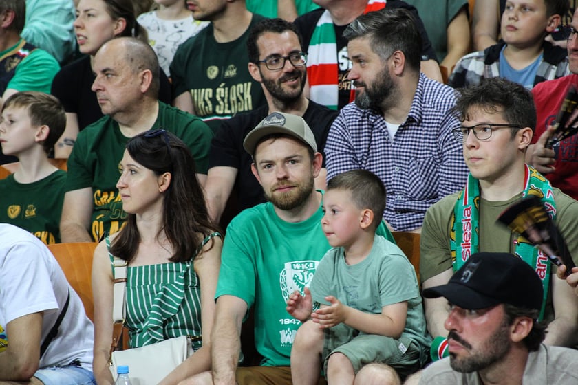 Kibice na meczu Śląsk - Legia w Hali Stulecia