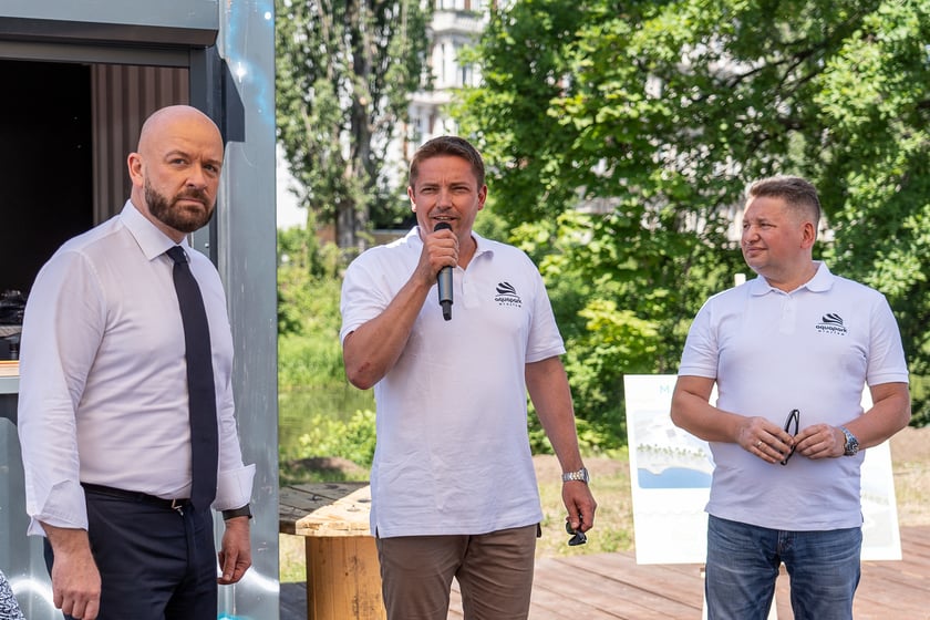 Jacek Sutryk, Paweł Rańda i Grzegorz Kaliszczak, otwarcie Beach Baru Port Węglowy, 31 maja 2023 roku