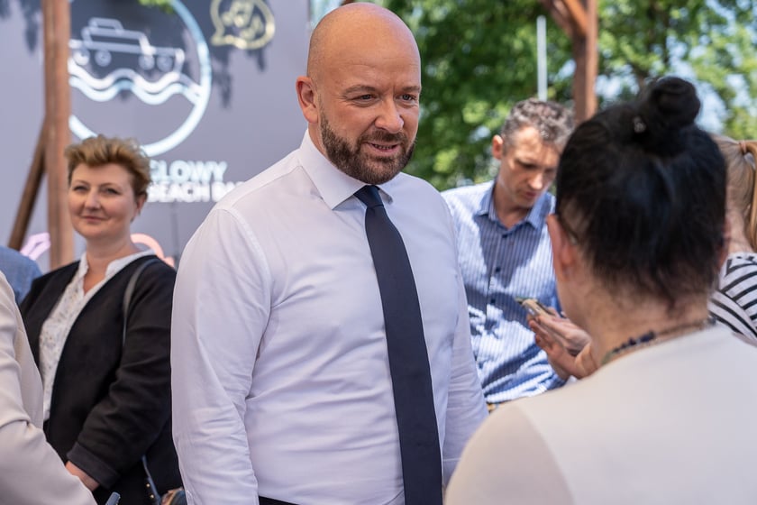 Jacek Sutryk, otwarcie Beach Baru Port Węglowy, 31 maja 2023 roku