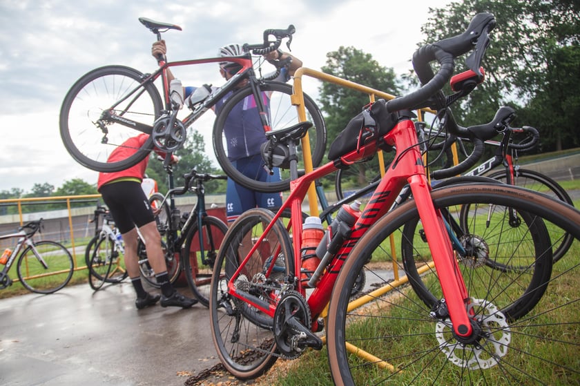 Uczestnicy charytatywnego rajdu zorganizowanego przez grupę Do Celu