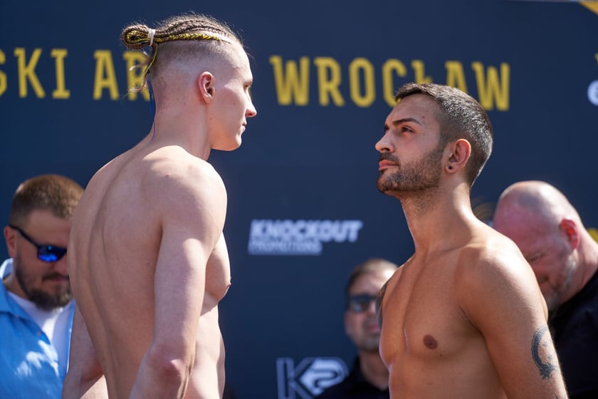 Ceremonia ważenia zawodników przezwieczorem bokserskim na Tarczyński Arena, którego kulminacją będzie walka Usyk - Dubois