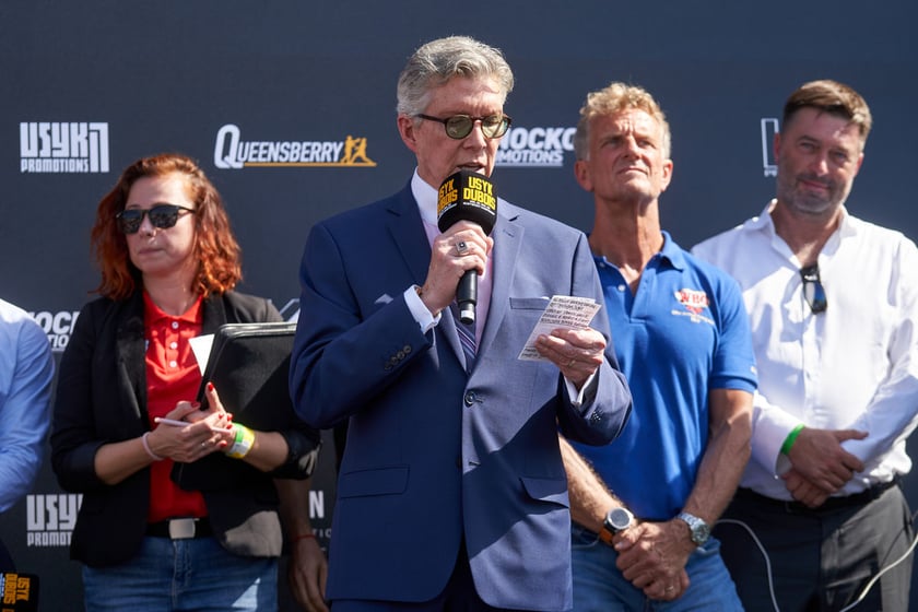 Ceremonia ważenia zawodników przezwieczorem bokserskim na Tarczyński Arena, którego kulminacją będzie walka Usyk - Dubois