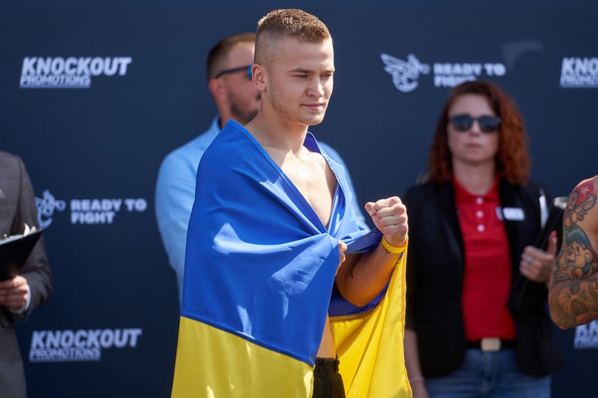 Ceremonia ważenia zawodników przezwieczorem bokserskim na Tarczyński Arena, którego kulminacją będzie walka Usyk - Dubois