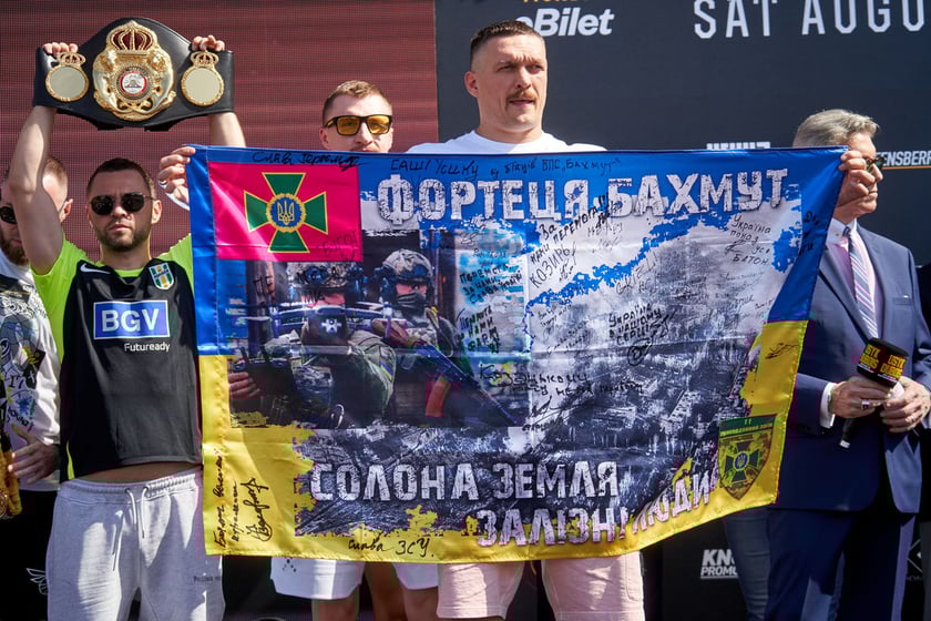 Ceremonia ważenia zawodników przezwieczorem bokserskim na Tarczyński Arena, którego kulminacją będzie walka Usyk - Dubois