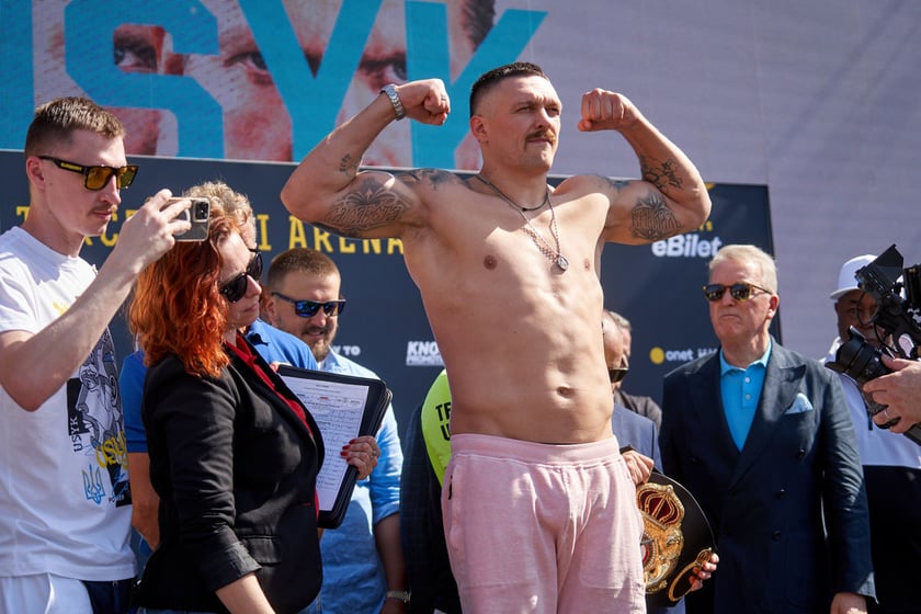 Ceremonia ważenia zawodników przezwieczorem bokserskim na Tarczyński Arena, którego kulminacją będzie walka Usyk - Dubois