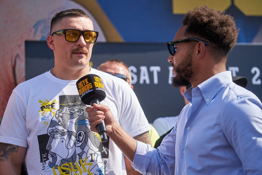 Ceremonia ważenia zawodników przezwieczorem bokserskim na Tarczyński Arena, którego kulminacją będzie walka Usyk - Dubois