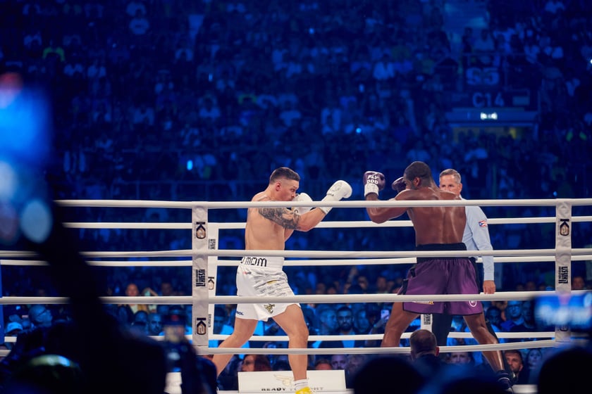 Usyk - Dubois. Zdjęcia z gali bokserskiej na Tarczyński Arenie we Wrocławiu