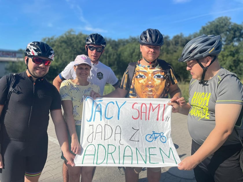Podopieczni fundacji i Adrian Kostera na trasie wyzwania 365 Triathlon