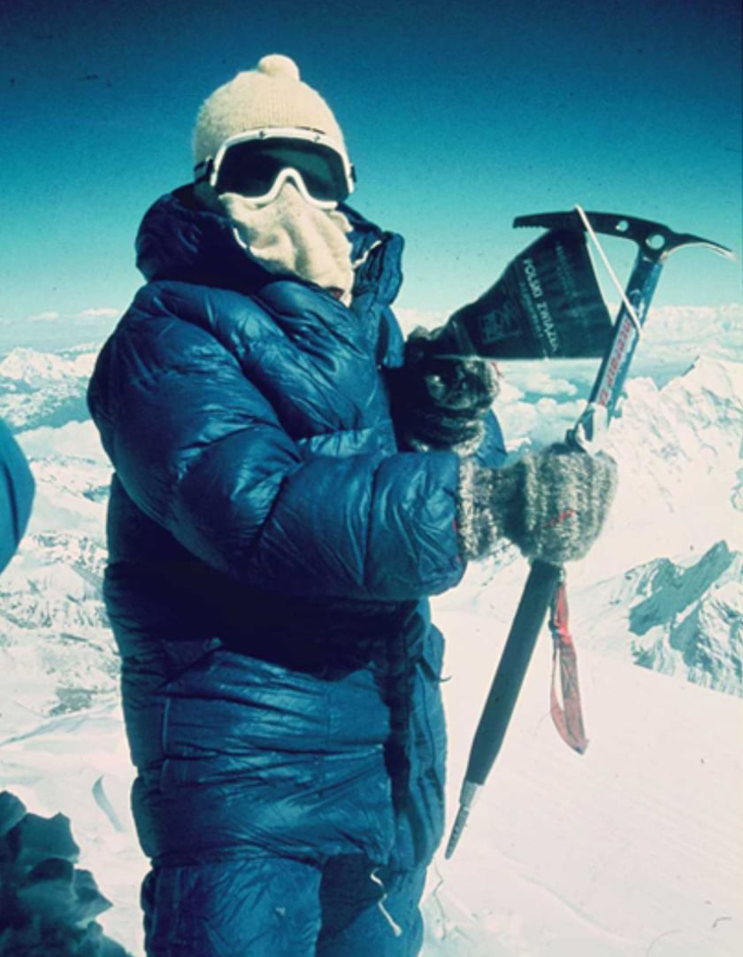 Wanda Rutkiewicz na szczycie Mount Everestu