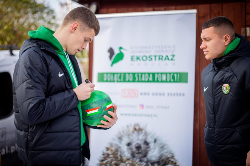 Piłkarze Śląska Wrocław odwiedzili Ekostraż