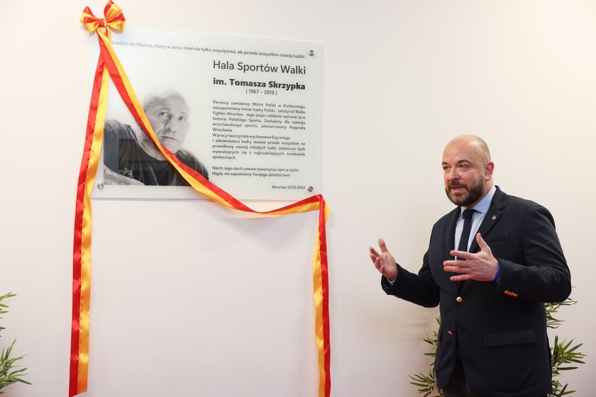 Uroczystość nadania imienia Tomasza Skrzypka hali sportów walki przy ul. Racławickiej
