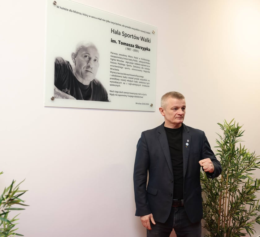 Uroczystość nadania imienia Tomasza Skrzypka hali sportów walki przy ul. Racławickiej