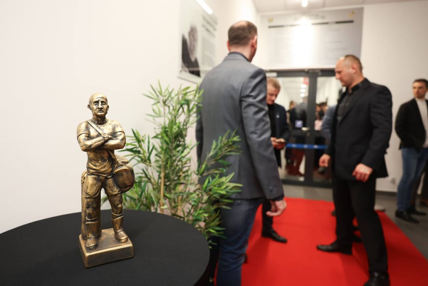 Uroczystość nadania imienia Tomasza Skrzypka hali sportów walki przy ul. Racławickiej