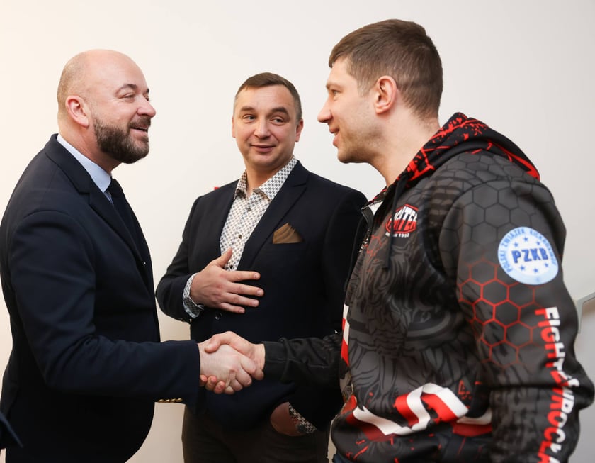 Uroczystość nadania imienia Tomasza Skrzypka hali sportów walki przy ul. Racławickiej