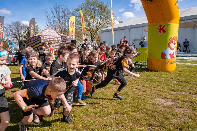 Na zdjęciu Runmageddon Wrocław Partynice 2024 &ndash; uczestnicy