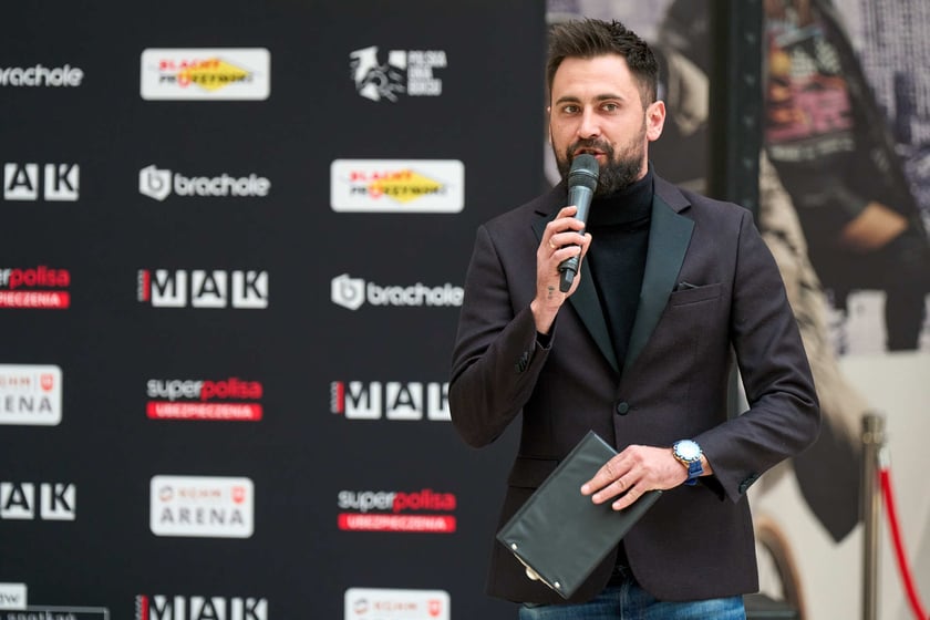 Trening pokazowy w Pasażu Grunwaldzkim przed galą Knockout Boxing Night 34 we Wrocławiu