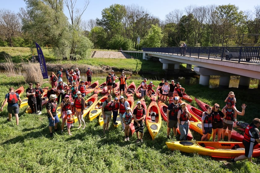 Spływ kajakowy na rozpoczęcie Majówki 2024 we Wrocławiu