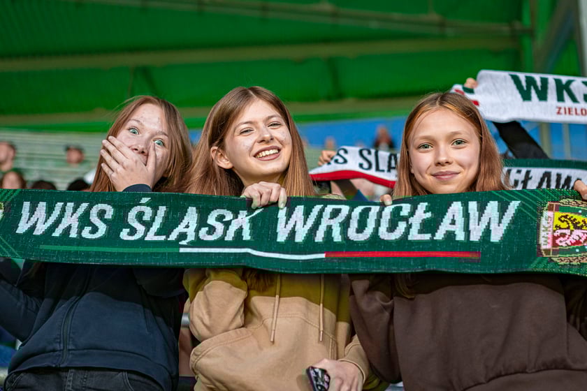 Kibice na meczu Śląska Wrocław z Cracovią na Tarczyński Arenie