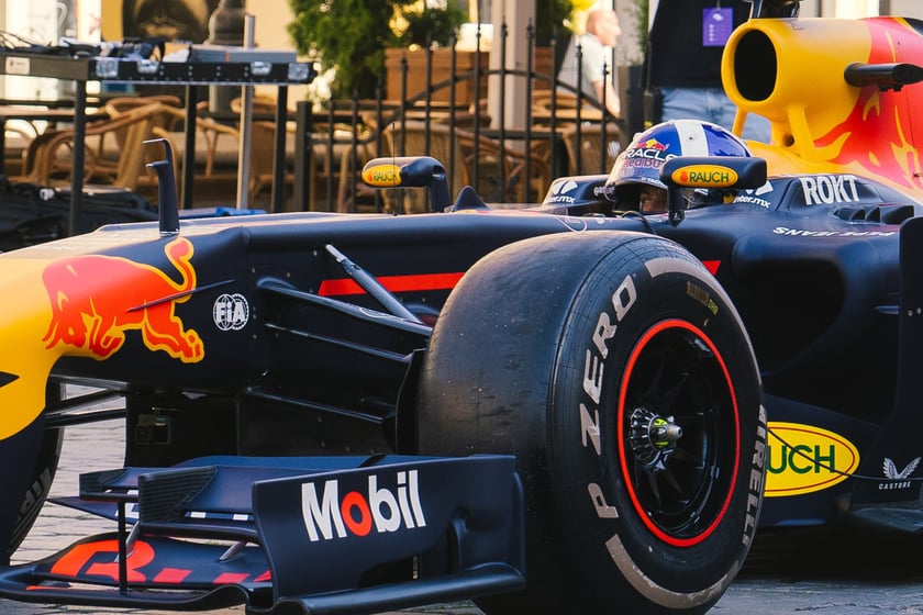 Bolid F1 RB7 w Rynku, 27 maja 2024
