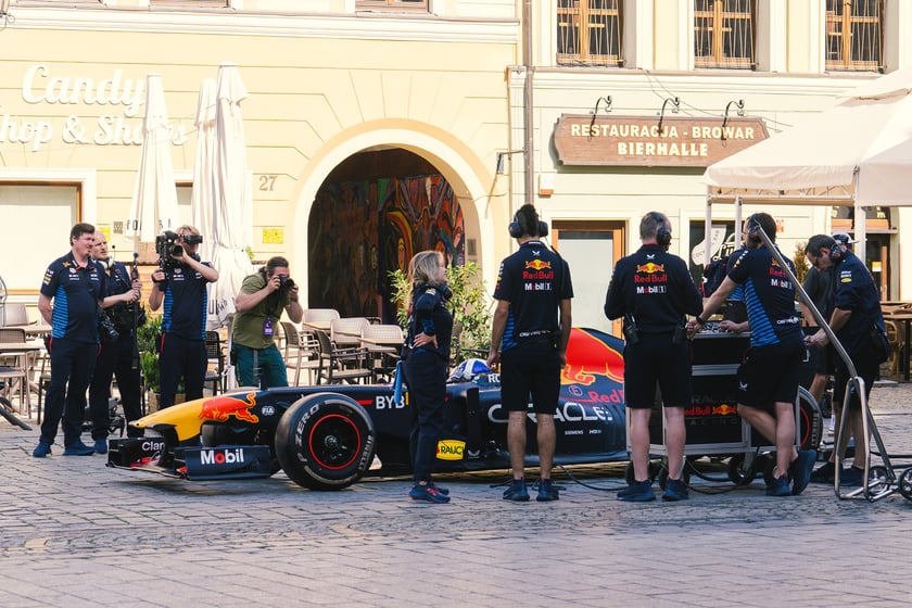Bolid F1 RB7 w Rynku, 27 maja 2024