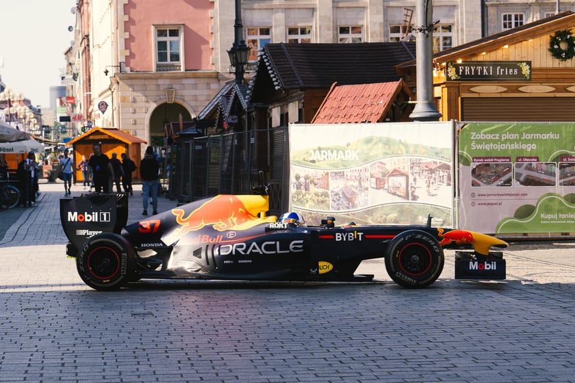 Bolid F1 RB7 w Rynku, 27 maja 2024