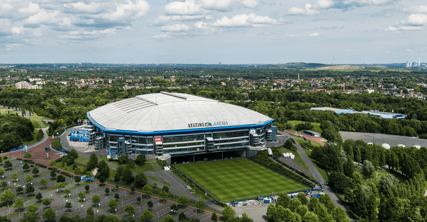 Pojemność &ndash; 50 000
Klub &ndash; FC Schalke 04
Mecze Euro 2024:

Hiszpania &ndash; Włochy
Serbia &ndash; Anglia
Gruzja &ndash; Portugalia
spotkanie 1/8 finału
