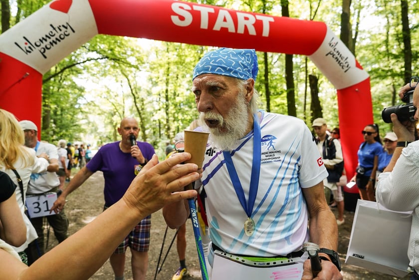 Uczestnicy mistrzostw w joggingu i nordic walking  w parku Zachodnim, 15 czerwca 2024 r.