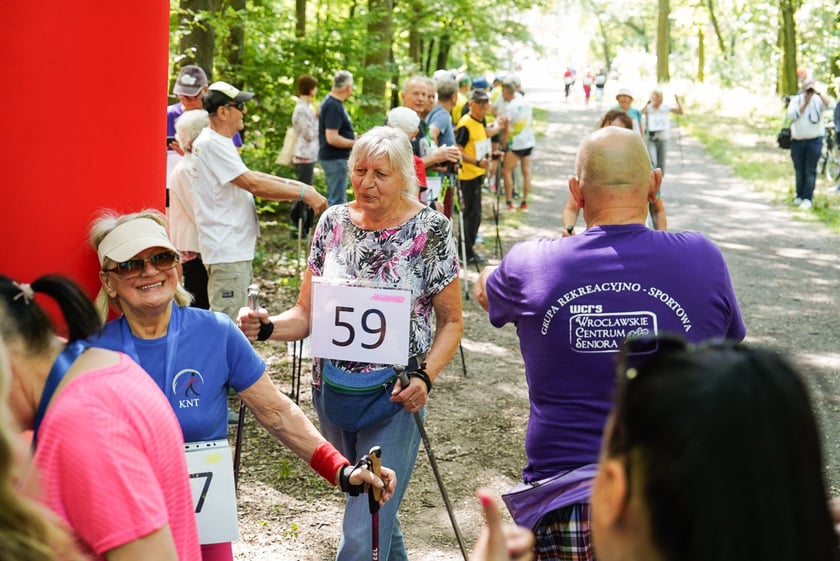 Uczestnicy mistrzostw w joggingu i nordic walking  w parku Zachodnim, 15 czerwca 2024 r.