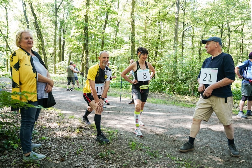 Uczestnicy mistrzostw w joggingu i nordic walking  w parku Zachodnim, 15 czerwca 2024 r.