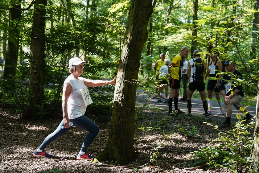 Uczestnicy mistrzostw w joggingu i nordic walking  w parku Zachodnim, 15 czerwca 2024 r.