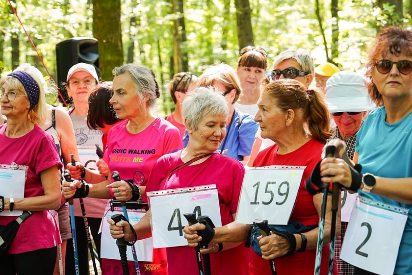 Uczestnicy mistrzostw w joggingu i nordic walking  w parku Zachodnim, 15 czerwca 2024 r.