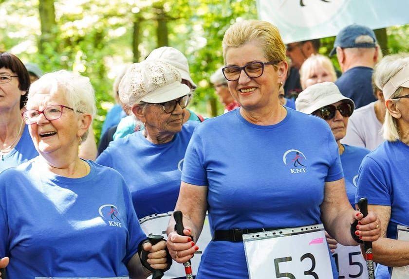 Uczestnicy mistrzostw w joggingu i nordic walking  w parku Zachodnim, 15 czerwca 2024 r.
