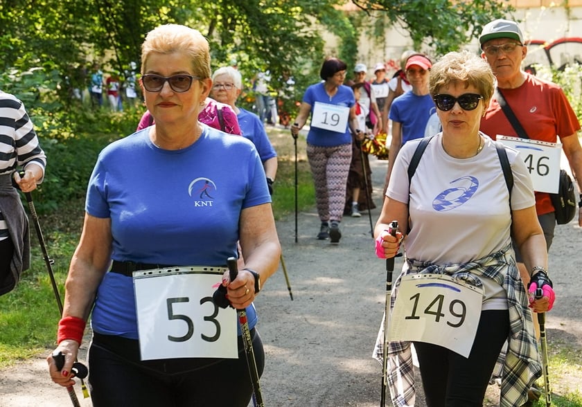 Uczestnicy mistrzostw w joggingu i nordic walking  w parku Zachodnim, 15 czerwca 2024 r.