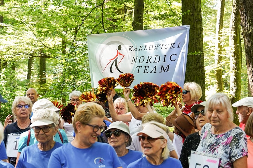 Uczestnicy mistrzostw w joggingu i nordic walking  w parku Zachodnim, 15 czerwca 2024 r.