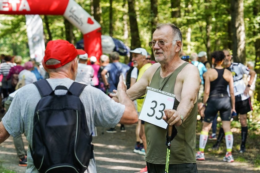 Uczestnicy mistrzostw w joggingu i nordic walking  w parku Zachodnim, 15 czerwca 2024 r.
