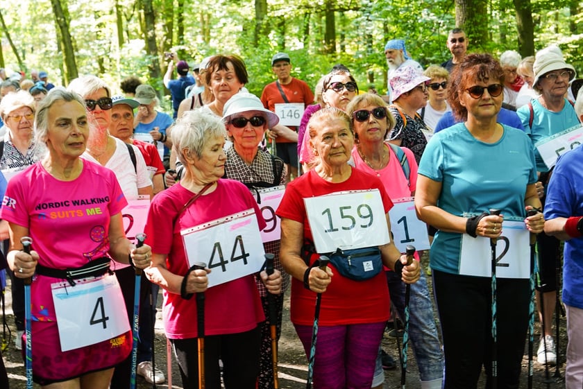 Uczestnicy mistrzostw w joggingu i nordic walking  w parku Zachodnim, 15 czerwca 2024 r.