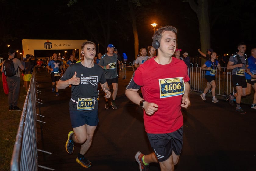 10. PKO Nocny Wrocław Półmaraton. Zdjęcia zawodników